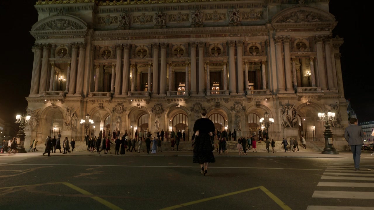 Emily_in_Paris_S01E06_Ringarde_720p_NF_WEB-DL_DDP5_1_x264-BTN_0928.jpg