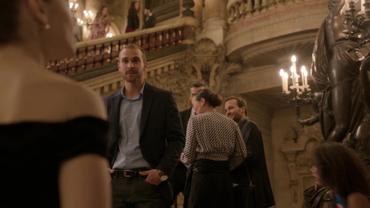 Emily_in_Paris_S01E06_Ringarde_720p_NF_WEB-DL_DDP5_1_x264-BTN_0938.jpg