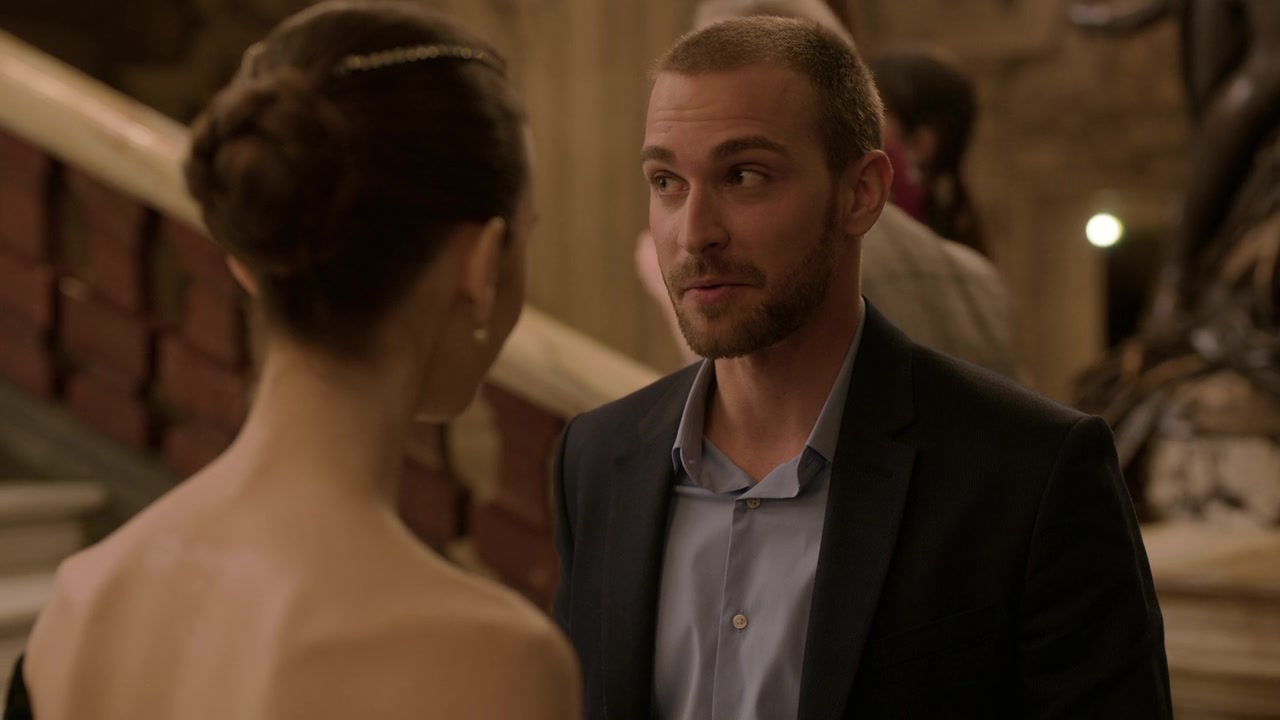 Emily_in_Paris_S01E06_Ringarde_720p_NF_WEB-DL_DDP5_1_x264-BTN_0951.jpg