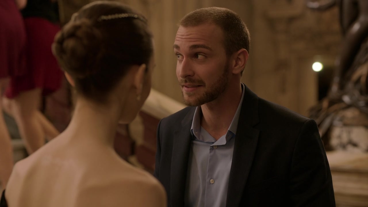 Emily_in_Paris_S01E06_Ringarde_720p_NF_WEB-DL_DDP5_1_x264-BTN_0953.jpg