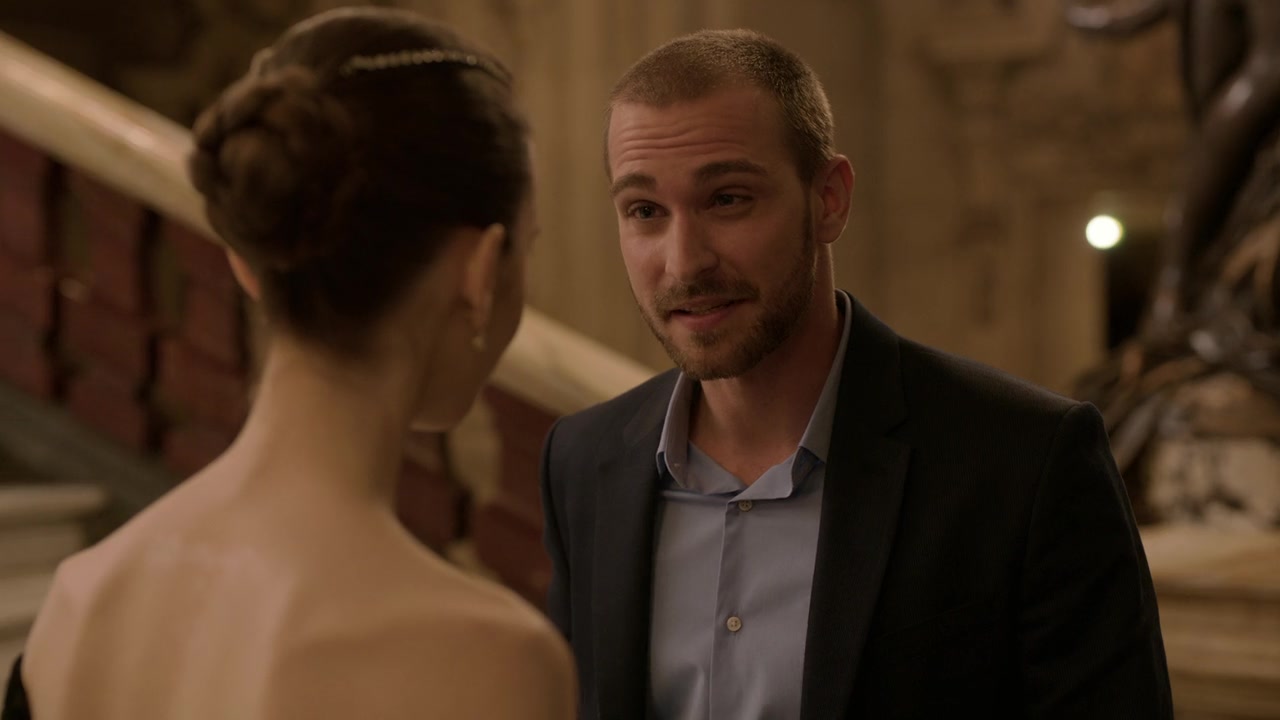Emily_in_Paris_S01E06_Ringarde_720p_NF_WEB-DL_DDP5_1_x264-BTN_0954.jpg