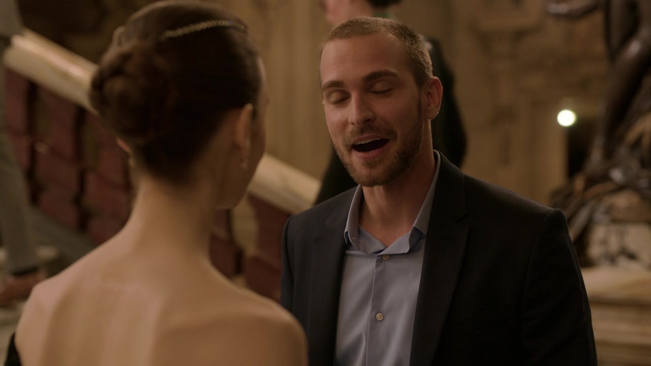 Emily_in_Paris_S01E06_Ringarde_720p_NF_WEB-DL_DDP5_1_x264-BTN_0958.jpg