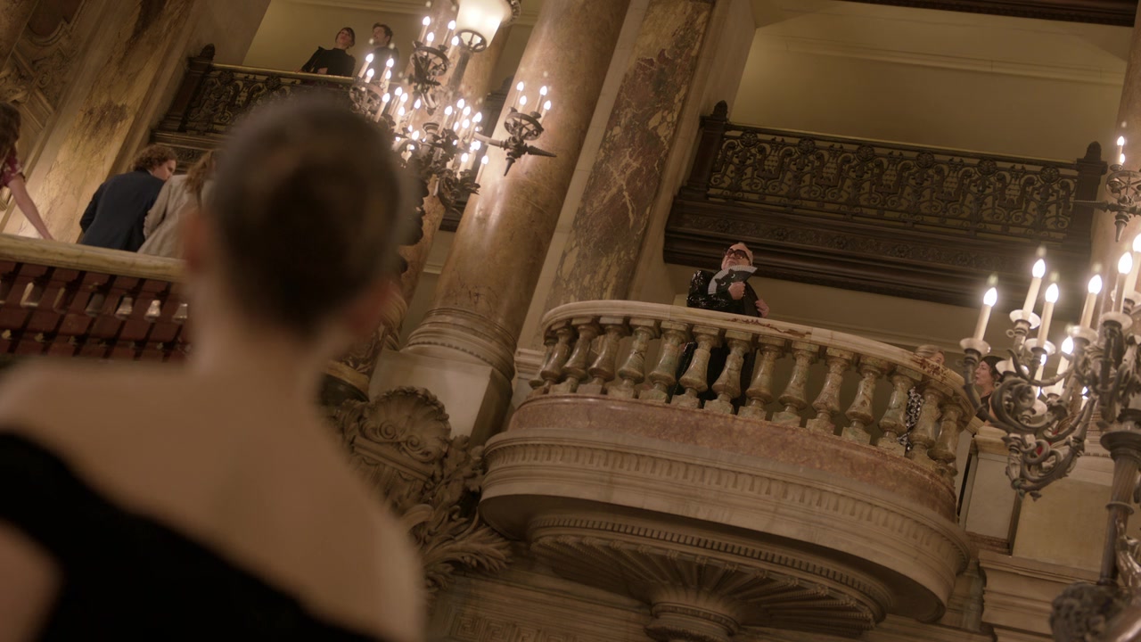 Emily_in_Paris_S01E06_Ringarde_720p_NF_WEB-DL_DDP5_1_x264-BTN_0996.jpg