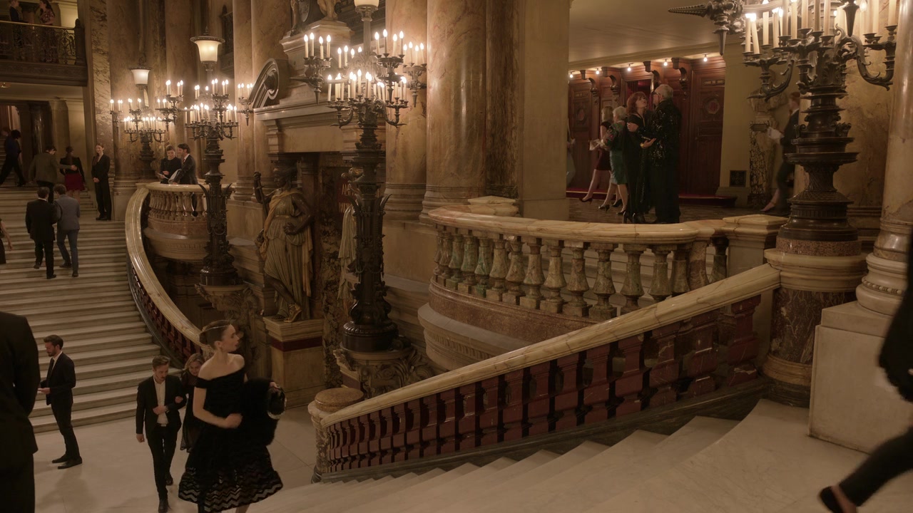 Emily_in_Paris_S01E06_Ringarde_720p_NF_WEB-DL_DDP5_1_x264-BTN_1001.jpg