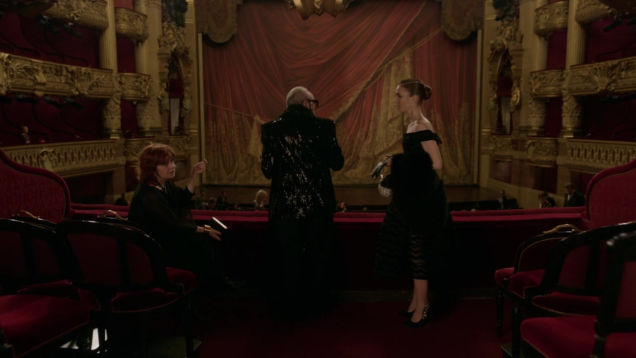 Emily_in_Paris_S01E06_Ringarde_720p_NF_WEB-DL_DDP5_1_x264-BTN_1010.jpg