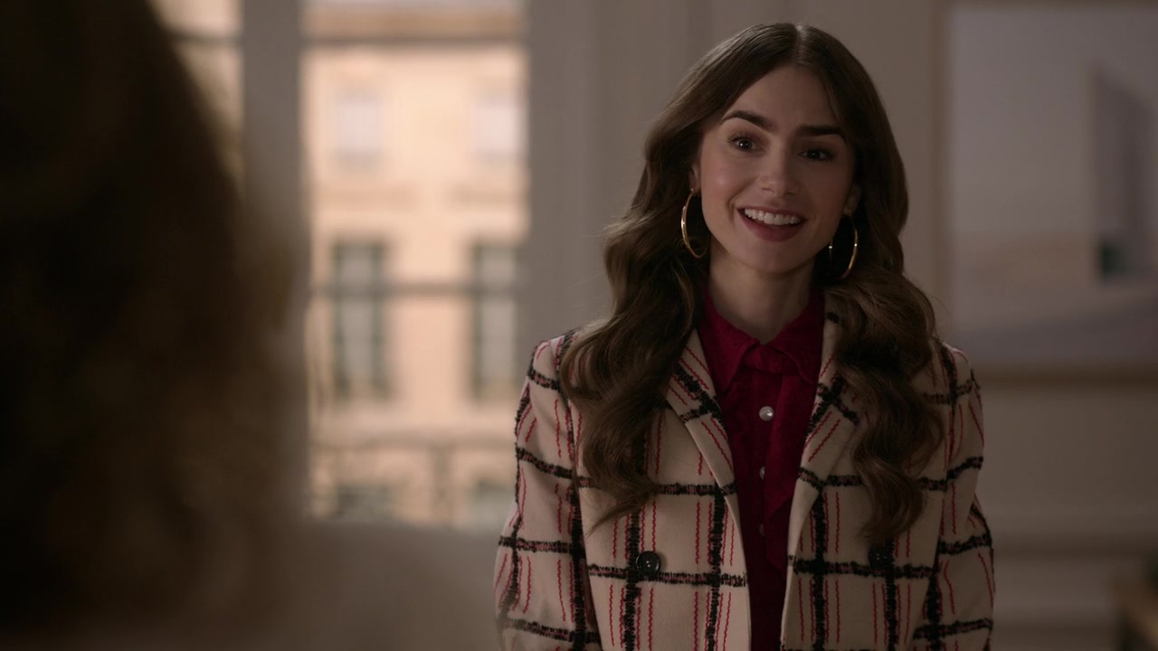 Emily_in_Paris_S01E06_Ringarde_720p_NF_WEB-DL_DDP5_1_x264-BTN_1100.jpg