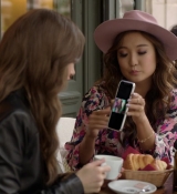 Emily_in_Paris_S01E06_Ringarde_720p_NF_WEB-DL_DDP5_1_x264-BTN_0084.jpg