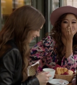Emily_in_Paris_S01E06_Ringarde_720p_NF_WEB-DL_DDP5_1_x264-BTN_0117.jpg
