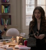 Emily_in_Paris_S01E06_Ringarde_720p_NF_WEB-DL_DDP5_1_x264-BTN_0162.jpg