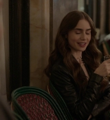 Emily_in_Paris_S01E06_Ringarde_720p_NF_WEB-DL_DDP5_1_x264-BTN_0280.jpg