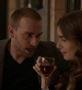 Emily_in_Paris_S01E06_Ringarde_720p_NF_WEB-DL_DDP5_1_x264-BTN_0360.jpg