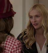 Emily_in_Paris_S01E06_Ringarde_720p_NF_WEB-DL_DDP5_1_x264-BTN_0453.jpg