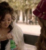 Emily_in_Paris_S01E06_Ringarde_720p_NF_WEB-DL_DDP5_1_x264-BTN_0589.jpg