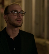 Emily_in_Paris_S01E06_Ringarde_720p_NF_WEB-DL_DDP5_1_x264-BTN_0714.jpg