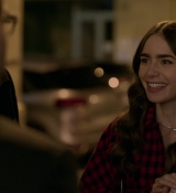 Emily_in_Paris_S01E06_Ringarde_720p_NF_WEB-DL_DDP5_1_x264-BTN_0731.jpg