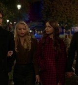 Emily_in_Paris_S01E06_Ringarde_720p_NF_WEB-DL_DDP5_1_x264-BTN_0748.jpg