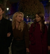 Emily_in_Paris_S01E06_Ringarde_720p_NF_WEB-DL_DDP5_1_x264-BTN_0754.jpg
