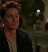 Emily_in_Paris_S01E06_Ringarde_720p_NF_WEB-DL_DDP5_1_x264-BTN_0781.jpg