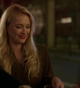 Emily_in_Paris_S01E06_Ringarde_720p_NF_WEB-DL_DDP5_1_x264-BTN_0787.jpg