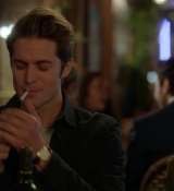 Emily_in_Paris_S01E06_Ringarde_720p_NF_WEB-DL_DDP5_1_x264-BTN_0799.jpg