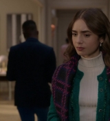 Emily_in_Paris_S01E06_Ringarde_720p_NF_WEB-DL_DDP5_1_x264-BTN_0877.jpg