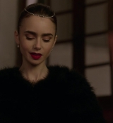 Emily_in_Paris_S01E06_Ringarde_720p_NF_WEB-DL_DDP5_1_x264-BTN_0916.jpg