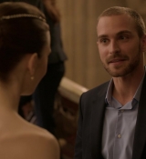 Emily_in_Paris_S01E06_Ringarde_720p_NF_WEB-DL_DDP5_1_x264-BTN_0976.jpg