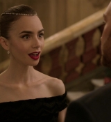 Emily_in_Paris_S01E06_Ringarde_720p_NF_WEB-DL_DDP5_1_x264-BTN_0977.jpg