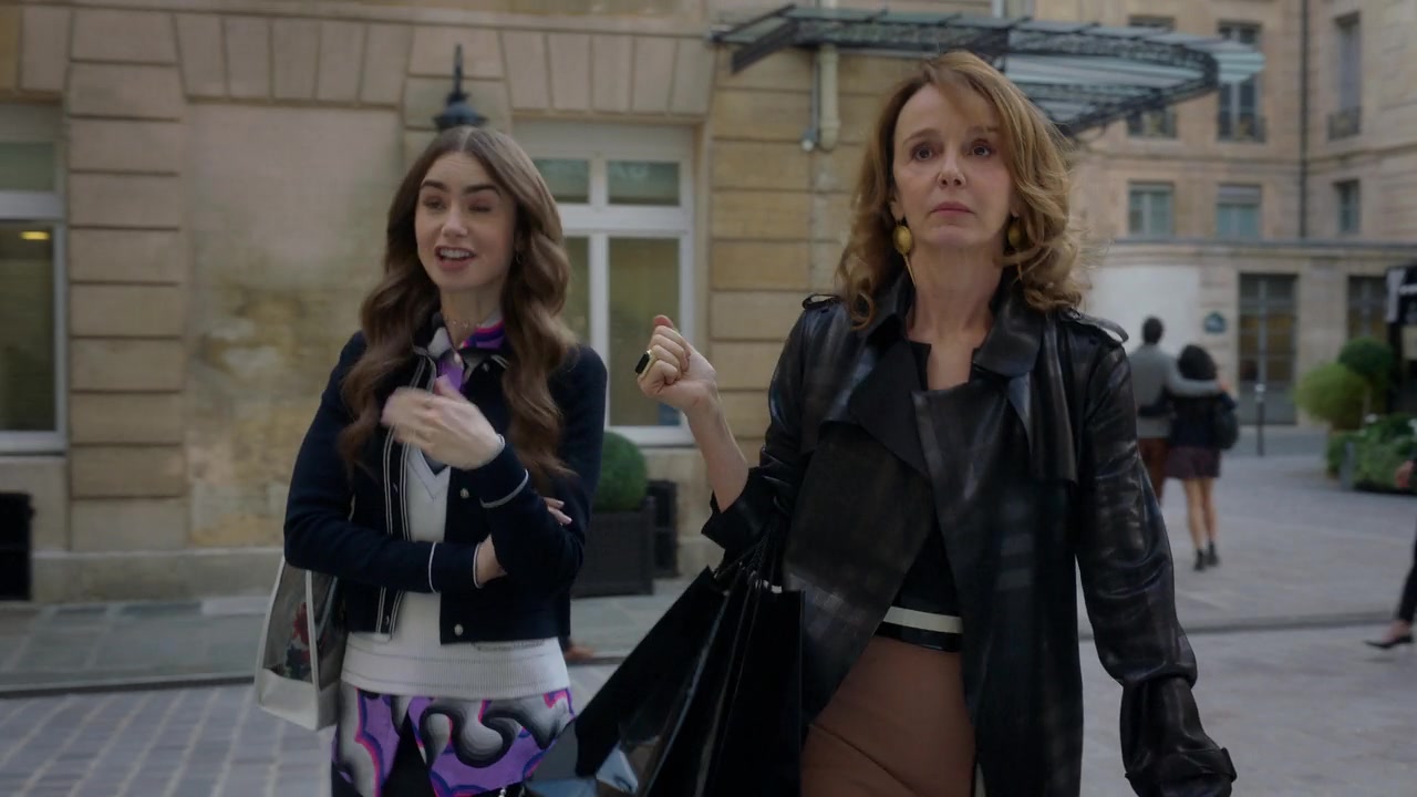 Emily_in_Paris_S01E07_French_Ending_720p_NF_WEB-DL_DDP5_1_x264-BTN_0046.jpg