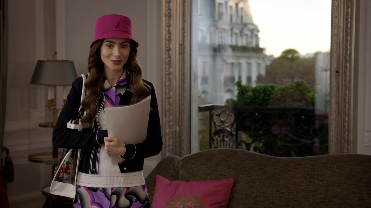 Emily_in_Paris_S01E07_French_Ending_720p_NF_WEB-DL_DDP5_1_x264-BTN_0172.jpg