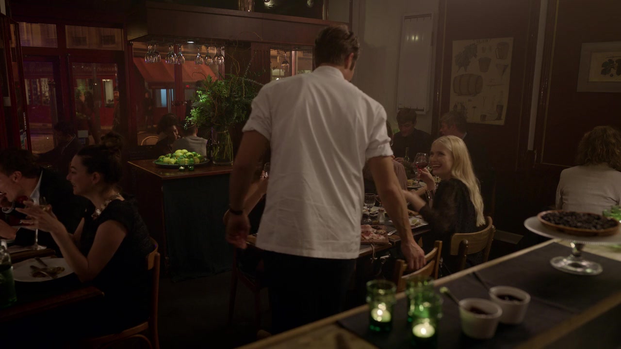Emily_in_Paris_S01E07_French_Ending_720p_NF_WEB-DL_DDP5_1_x264-BTN_0228.jpg