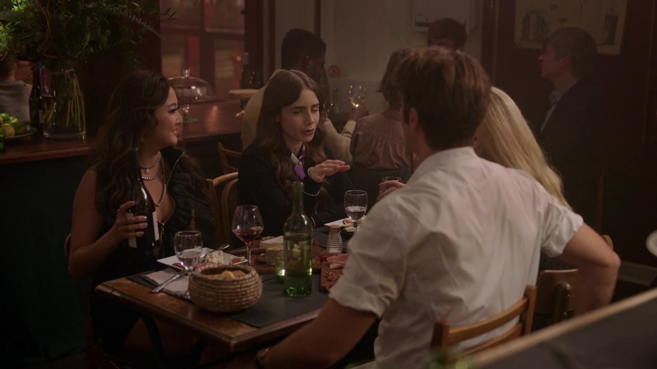 Emily_in_Paris_S01E07_French_Ending_720p_NF_WEB-DL_DDP5_1_x264-BTN_0235.jpg