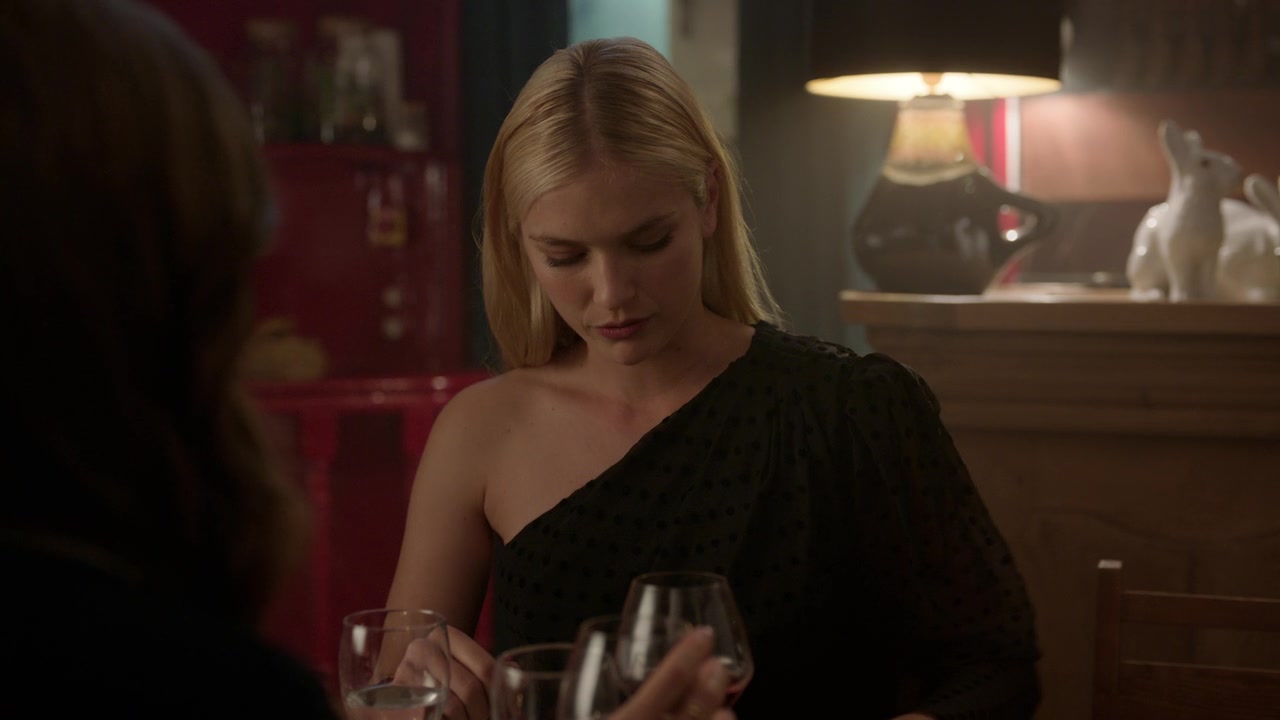Emily_in_Paris_S01E07_French_Ending_720p_NF_WEB-DL_DDP5_1_x264-BTN_0282.jpg Emily_in_Paris_S01E07_French_Ending_720p_NF_WEB-DL_DDP5_1_x264-BTN_0282.jpg