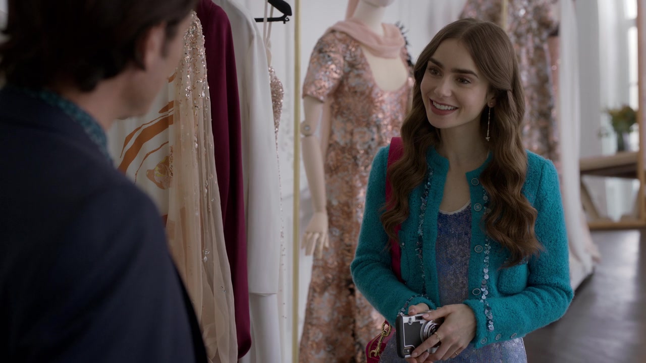 Emily_in_Paris_S01E07_French_Ending_720p_NF_WEB-DL_DDP5_1_x264-BTN_0351.jpg
