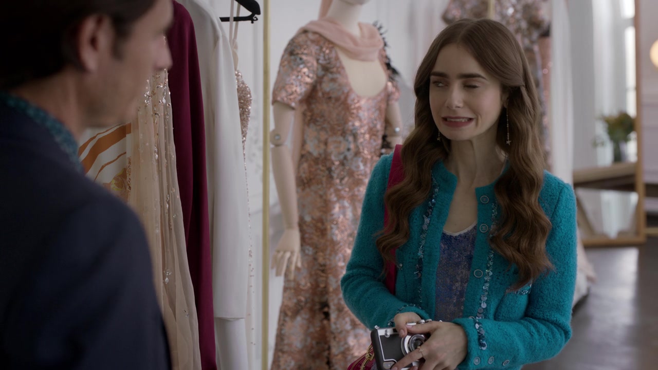 Emily_in_Paris_S01E07_French_Ending_720p_NF_WEB-DL_DDP5_1_x264-BTN_0369.jpg