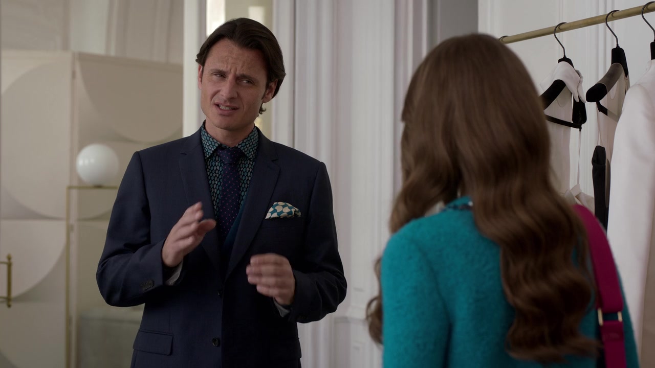 Emily_in_Paris_S01E07_French_Ending_720p_NF_WEB-DL_DDP5_1_x264-BTN_0385.jpg
