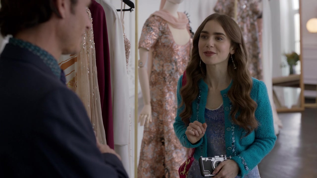 Emily_in_Paris_S01E07_French_Ending_720p_NF_WEB-DL_DDP5_1_x264-BTN_0395.jpg Emily_in_Paris_S01E07_French_Ending_720p_NF_WEB-DL_DDP5_1_x264-BTN_0395.jpg