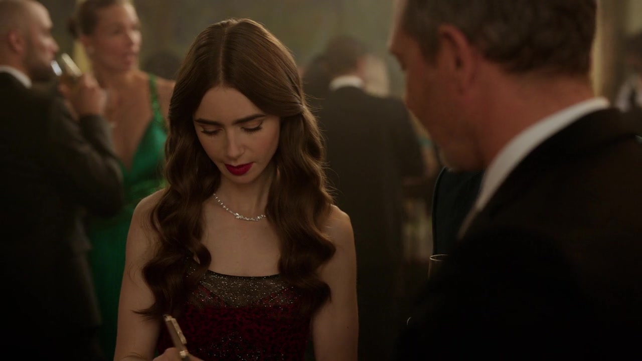 Emily_in_Paris_S01E07_French_Ending_720p_NF_WEB-DL_DDP5_1_x264-BTN_0432.jpg