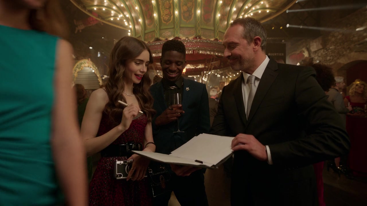 Emily_in_Paris_S01E07_French_Ending_720p_NF_WEB-DL_DDP5_1_x264-BTN_0439.jpg Emily_in_Paris_S01E07_French_Ending_720p_NF_WEB-DL_DDP5_1_x264-BTN_0439.jpg