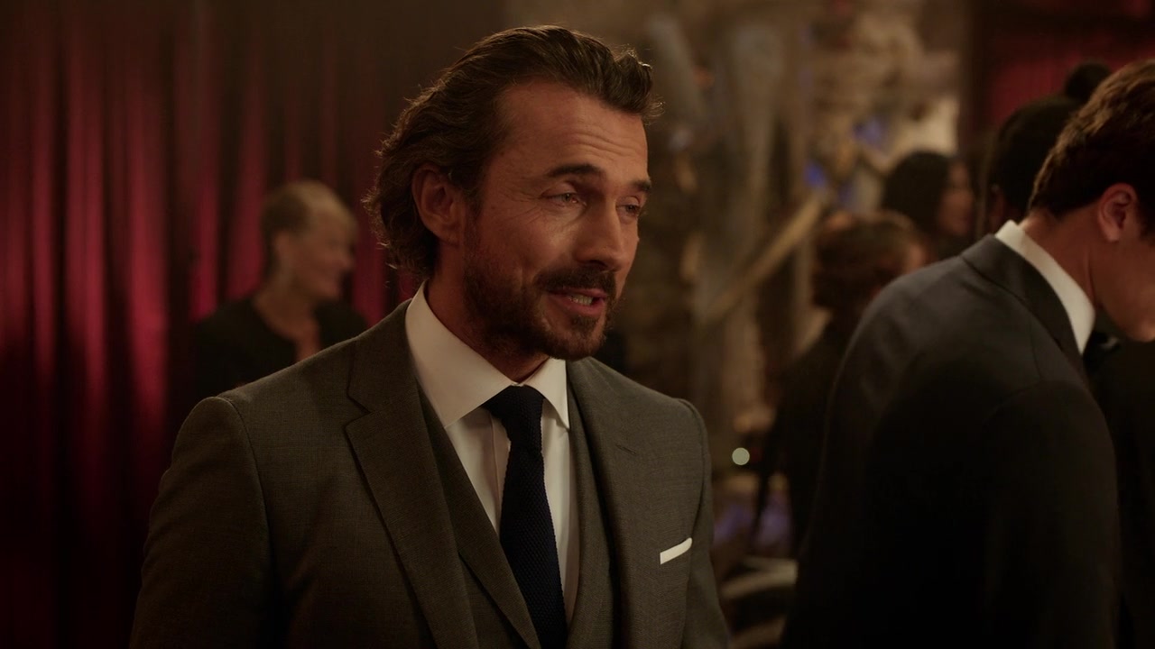 Emily_in_Paris_S01E07_French_Ending_720p_NF_WEB-DL_DDP5_1_x264-BTN_0536.jpg