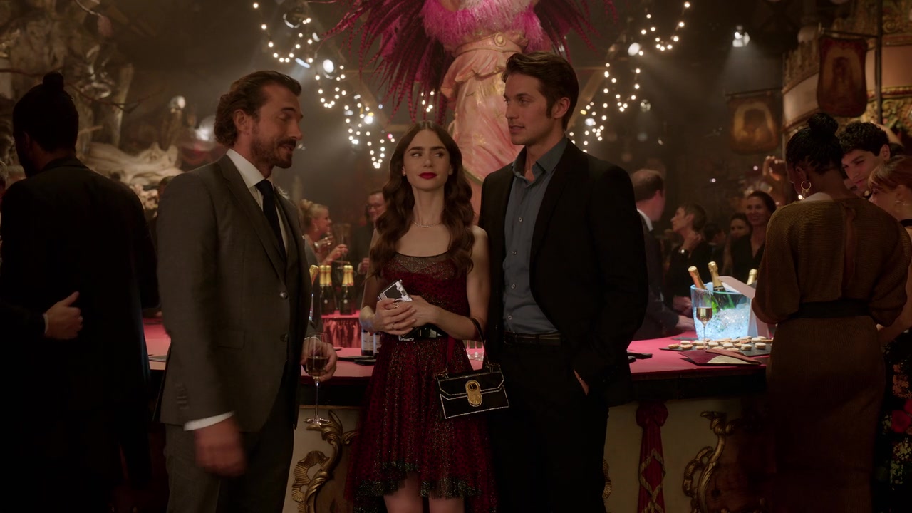 Emily_in_Paris_S01E07_French_Ending_720p_NF_WEB-DL_DDP5_1_x264-BTN_0538.jpg