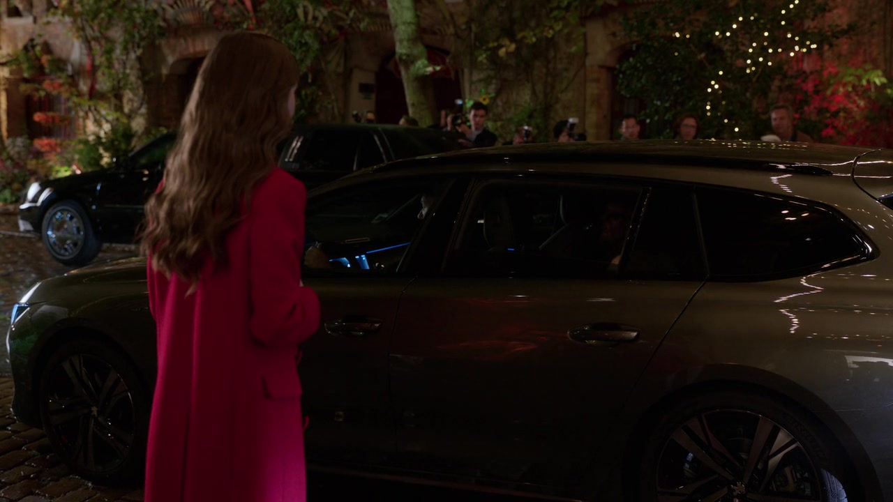 Emily_in_Paris_S01E07_French_Ending_720p_NF_WEB-DL_DDP5_1_x264-BTN_0609.jpg Emily_in_Paris_S01E07_French_Ending_720p_NF_WEB-DL_DDP5_1_x264-BTN_0609.jpg