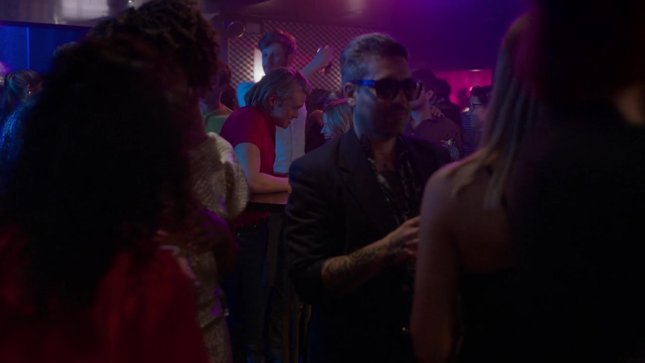 Emily_in_Paris_S01E07_French_Ending_720p_NF_WEB-DL_DDP5_1_x264-BTN_0648.jpg