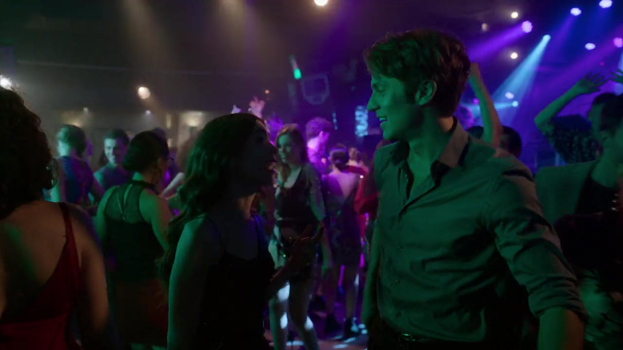 Emily_in_Paris_S01E07_French_Ending_720p_NF_WEB-DL_DDP5_1_x264-BTN_0710.jpg