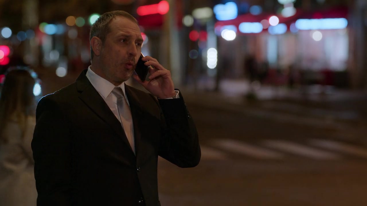 Emily_in_Paris_S01E07_French_Ending_720p_NF_WEB-DL_DDP5_1_x264-BTN_0755.jpg