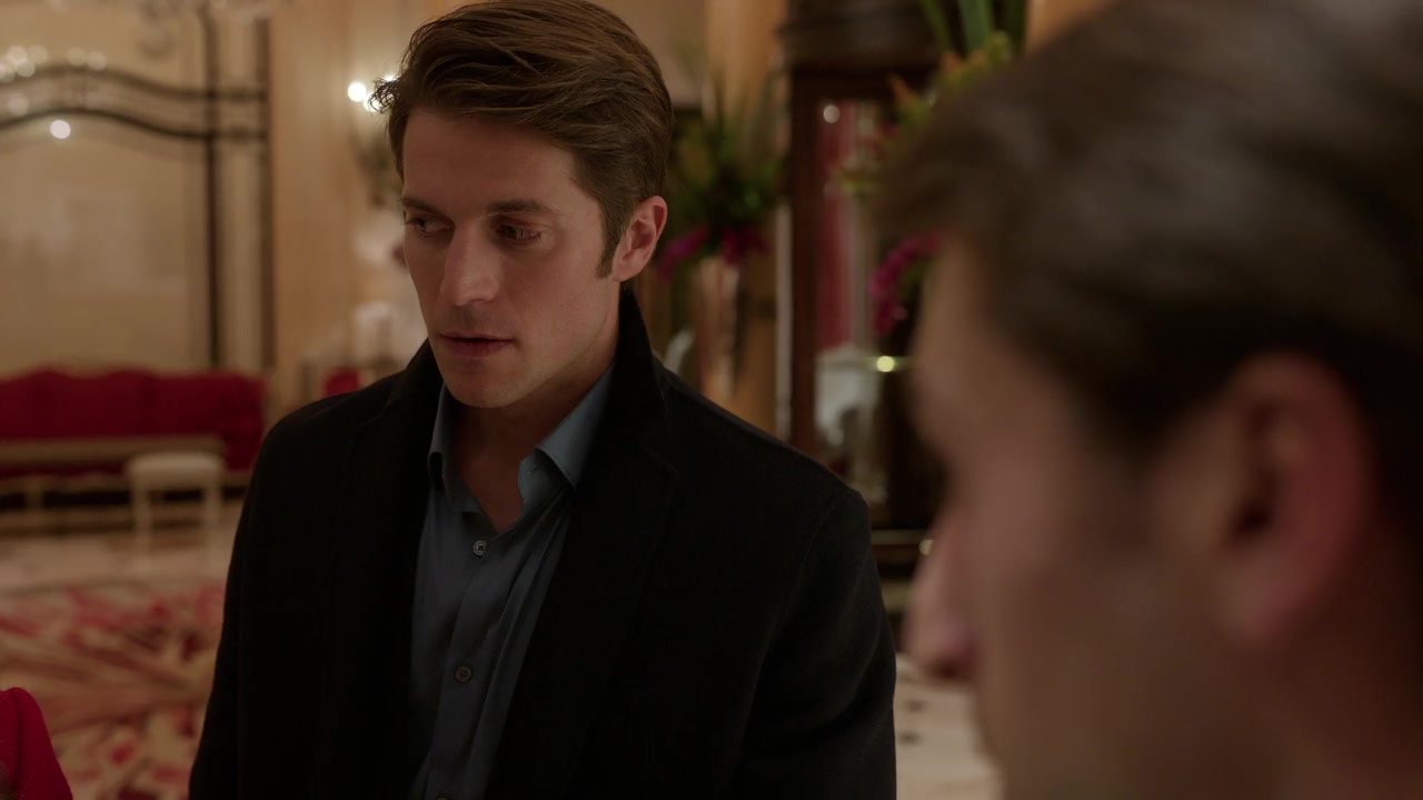 Emily_in_Paris_S01E07_French_Ending_720p_NF_WEB-DL_DDP5_1_x264-BTN_0848.jpg