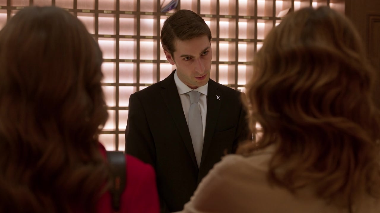 Emily_in_Paris_S01E07_French_Ending_720p_NF_WEB-DL_DDP5_1_x264-BTN_0913.jpg Emily_in_Paris_S01E07_French_Ending_720p_NF_WEB-DL_DDP5_1_x264-BTN_0913.jpg