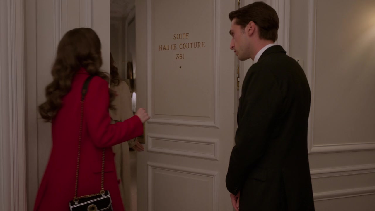 Emily_in_Paris_S01E07_French_Ending_720p_NF_WEB-DL_DDP5_1_x264-BTN_0945.jpg