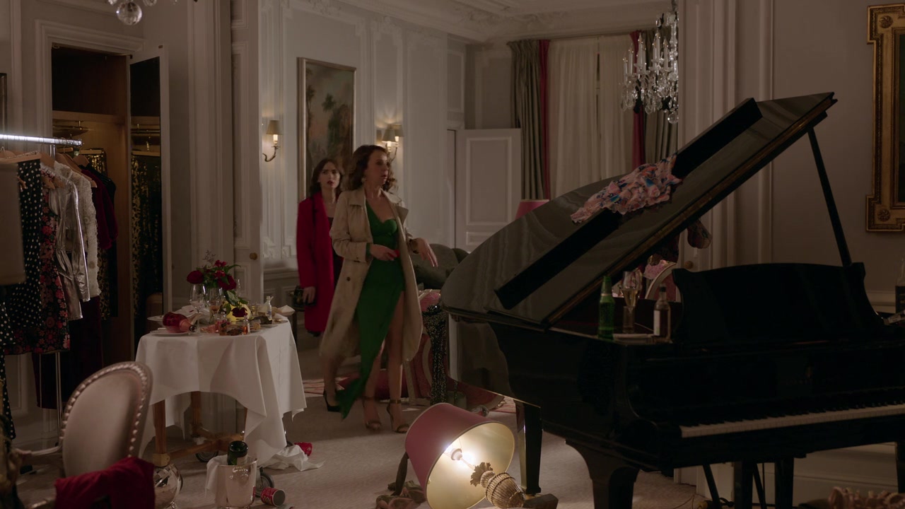 Emily_in_Paris_S01E07_French_Ending_720p_NF_WEB-DL_DDP5_1_x264-BTN_0947.jpg Emily_in_Paris_S01E07_French_Ending_720p_NF_WEB-DL_DDP5_1_x264-BTN_0947.jpg