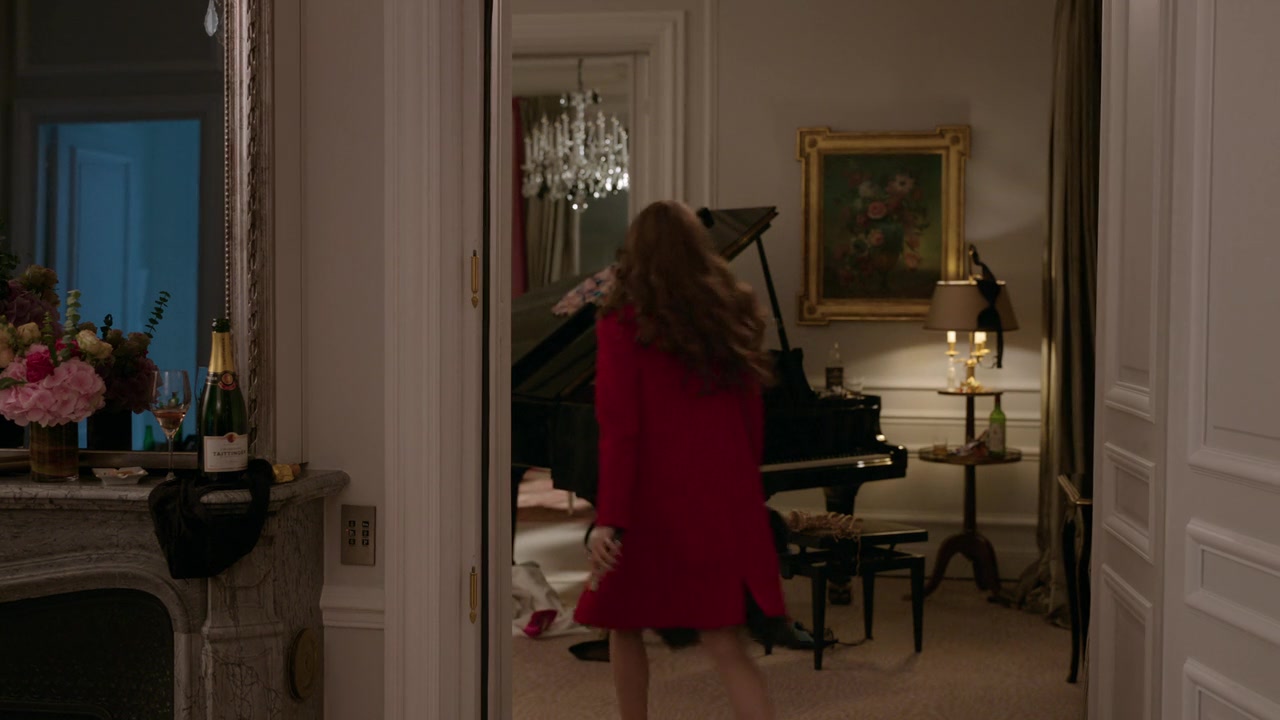Emily_in_Paris_S01E07_French_Ending_720p_NF_WEB-DL_DDP5_1_x264-BTN_0977.jpg